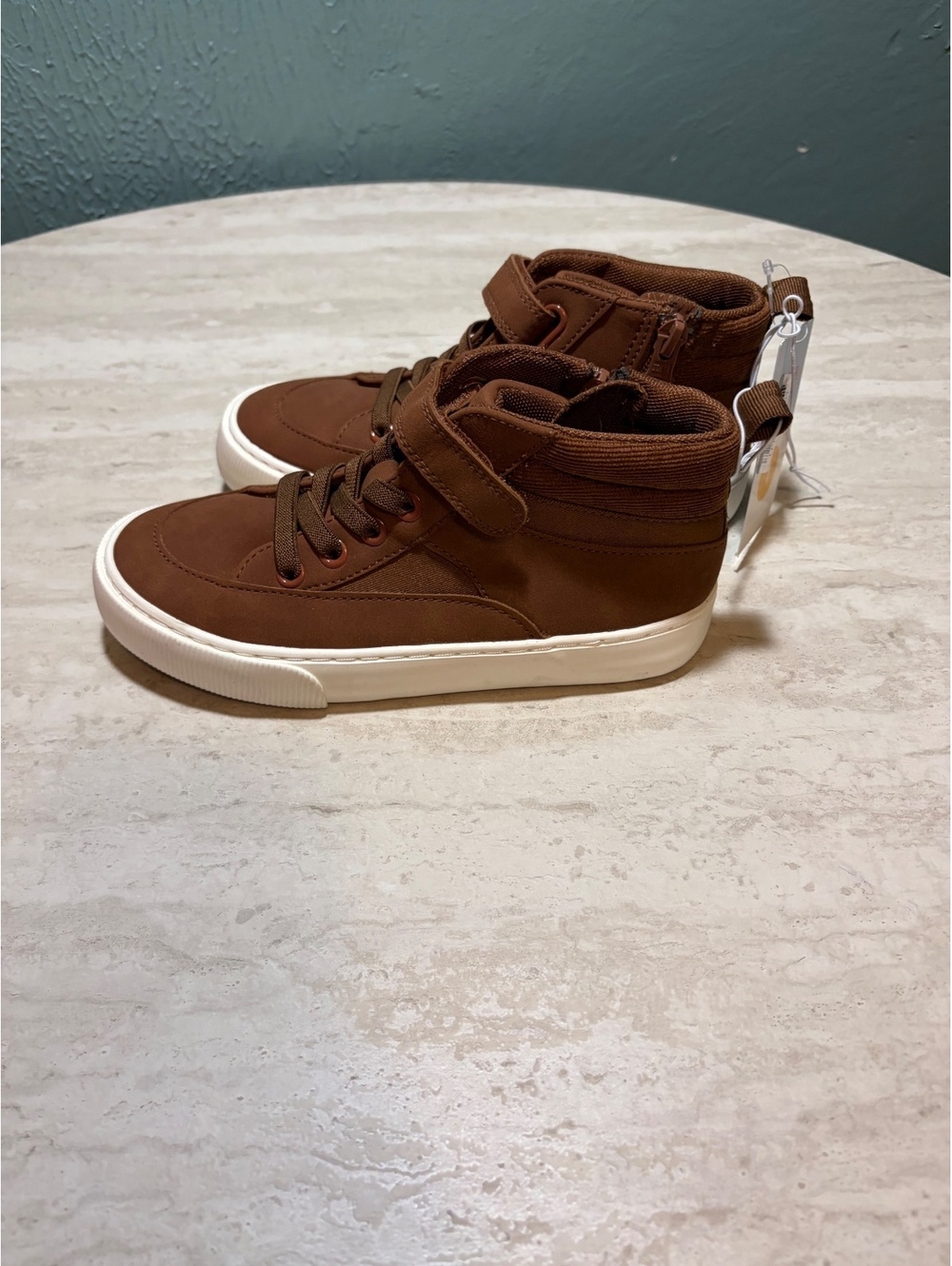Size 1Y Cat & Jack Boys' Brown High-Top Sneakers